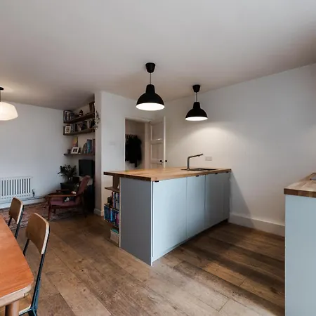 Apartment Garden Retreat: St Andrews 2-bed