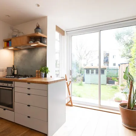 Garden Retreat: St Andrews 2-bed Bristol