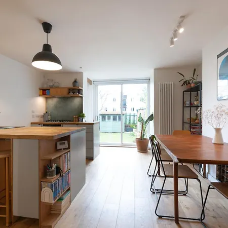 Apartment Garden Retreat: St Andrews 2-bed