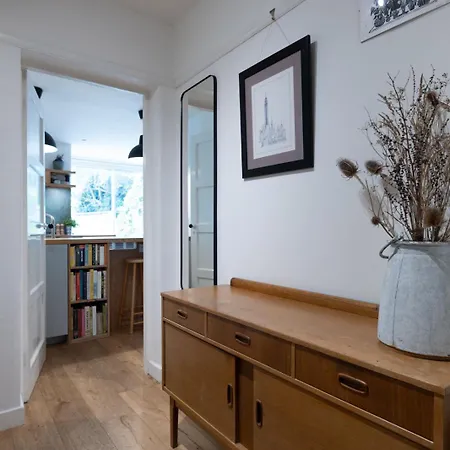 Apartment Garden Retreat: St Andrews 2-bed