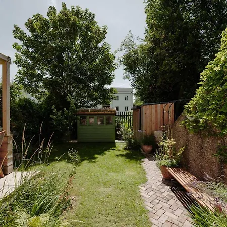 Garden Retreat: St Andrews 2-bed