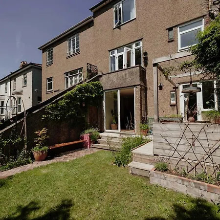 Garden Retreat: St Andrews 2-bed Bristol